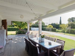 Villa in Vendita a Pietrasanta, 1'200'000€, 207 m²