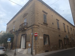 Appartamento in Vendita a Pulsano, 380'000€, 850 m²