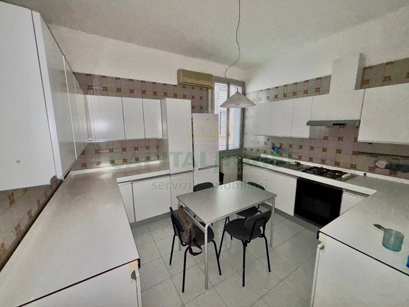 Appartamento in Affitto a Bologna, 2'600€, 140 m²
