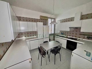 Appartamento in Affitto a Bologna, 2'600€, 140 m²