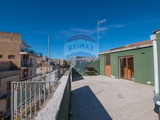 Attico in Vendita a Caltagirone, 70'000€, 142 m²