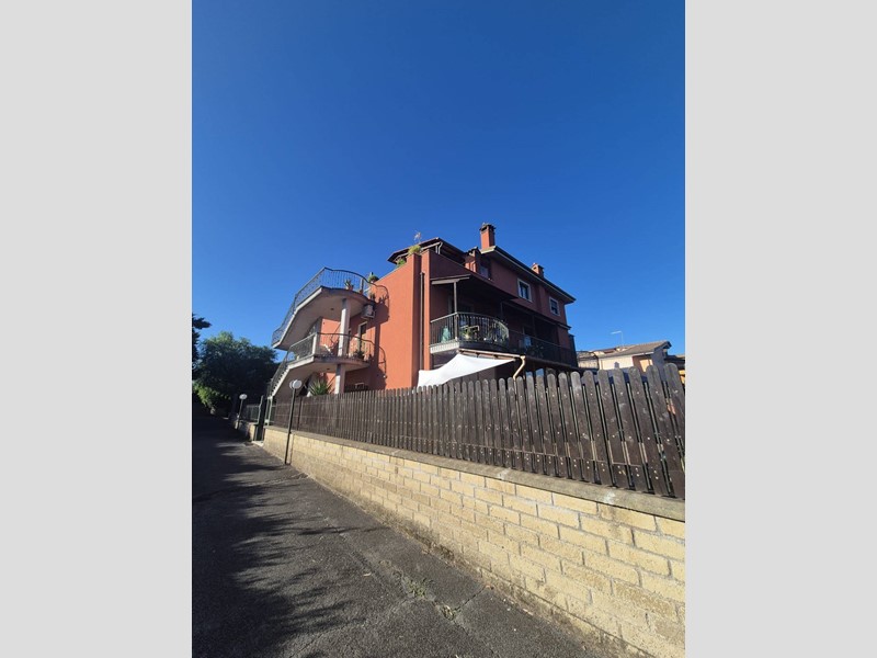 Quadrilocale in Vendita a Capena, 129'000&euro;, 66 m²