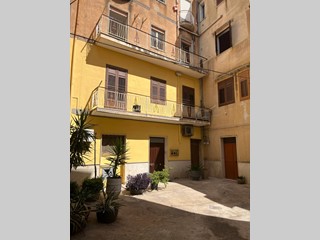 Appartamento in Affitto a Castelvetrano, 450€, 140 m²