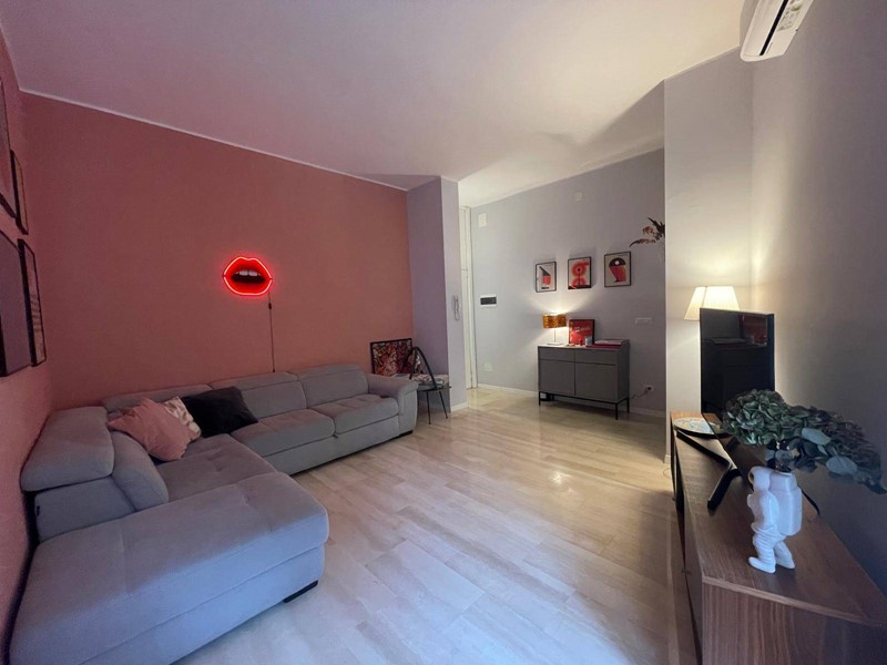 Trilocale in Affitto a Milano, 1'800€, 71 m²