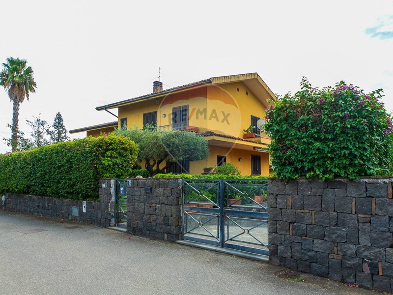 Villetta a schiera in Vendita a Mascalucia, 319'000€, 200 m²