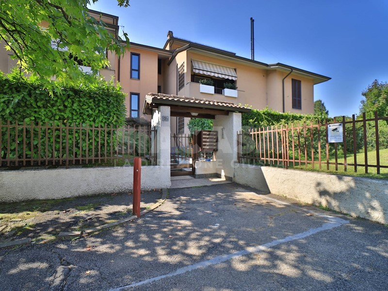 Trilocale in Vendita a Mezzago, 148'000€, 107 m²