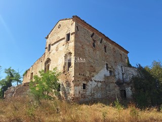 Rustico in Vendita a Monteprandone, 260'000€, 870 m²