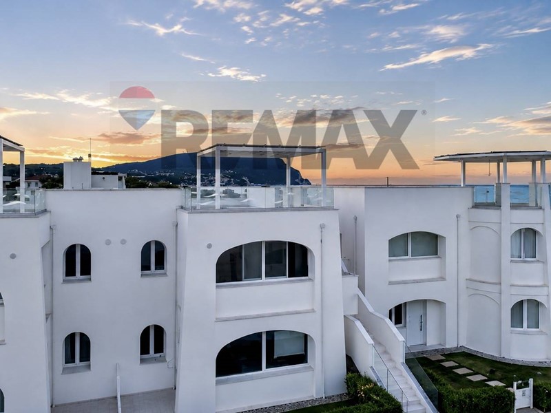 Trilocale in Vendita a Numana, 585'000&euro;, 72 m²