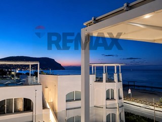 Trilocale in Vendita a Numana, 585'000&euro;, 72 m²