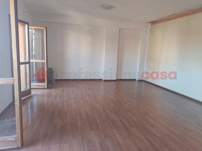 Trilocale in Vendita a Reggio Calabria, 68'000€, 92 m²