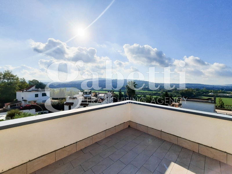 Villa bifamiliare in Vendita a Giugliano in Campania, 390'000€, 225 m²