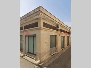 Magazzino in Vendita a Manduria, 135'000€, 308 m²