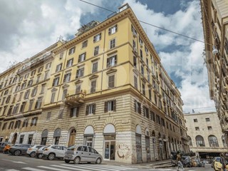 Quadrilocale in Vendita a Roma, 510'000&euro;, 121 m²