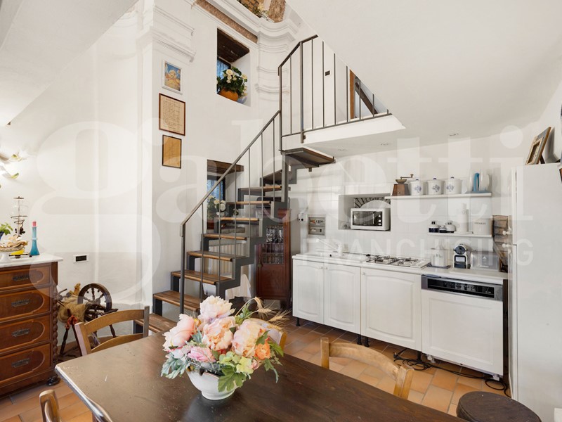 Casale in Vendita a Alseno, 590'000€, 562 m², arredato