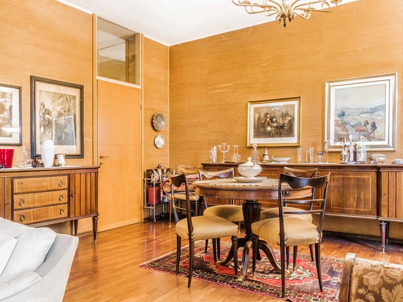 Appartamento in Vendita a Saronno, 220'000€, 147 m²