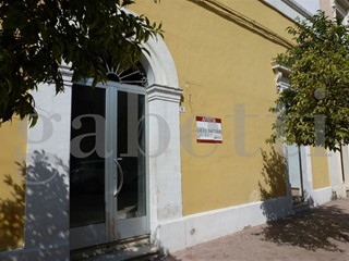 Negozio in Affitto a Copertino, 650€, 115 m²