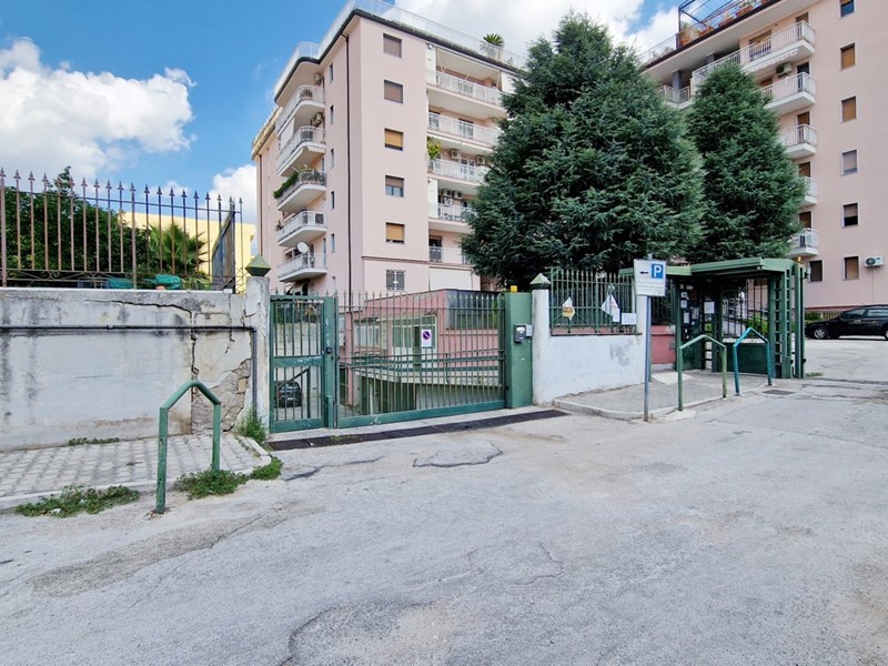 Ufficio in Vendita a Caserta, 50'000€, 70 m²