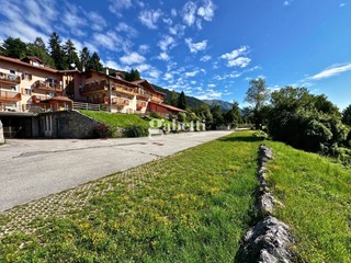 Attività commerciale in Vendita a Bleggio Superiore, 149'000€, 1000 m²