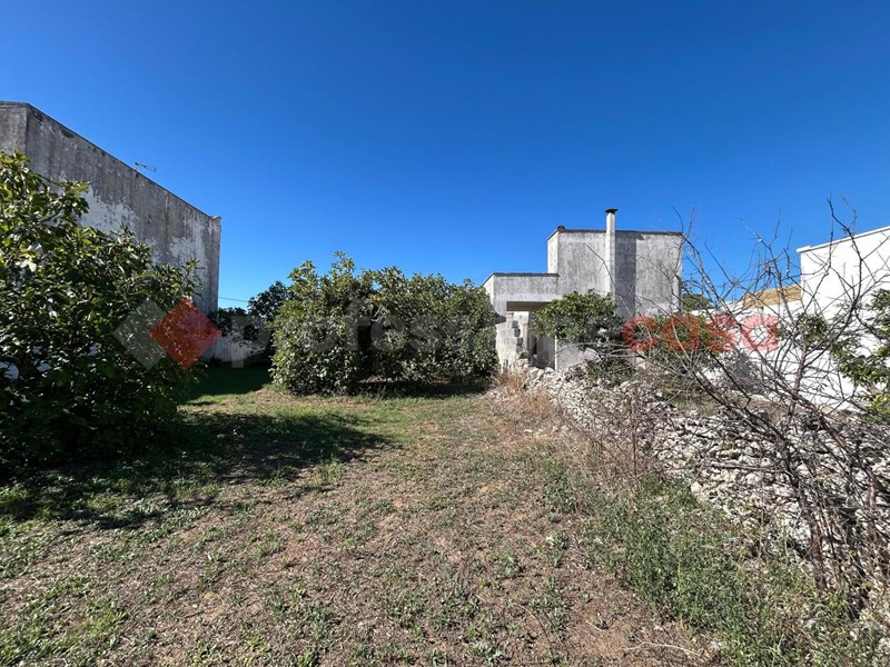 Terreno edificabile in Vendita a Spongano, 48'000€, 805 m²