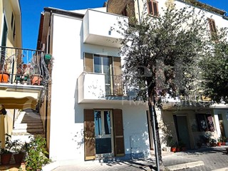 Casa Indipendente in Vendita a Pianella, 92'000€, 156 m²