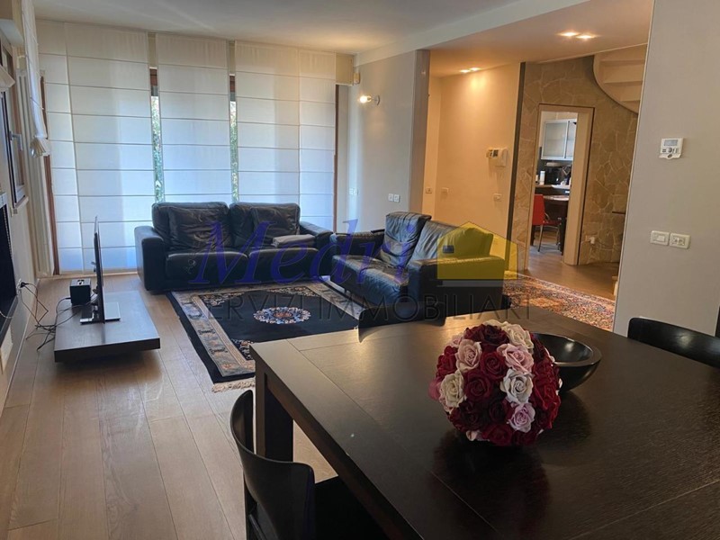 Villa in Vendita a Cesena, zona Madonna delle Rose, 256 m², arredato