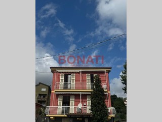 Casa Indipendente in Vendita a Vezzano Ligure, zona Prati, 450'000€, 272 m², con Box