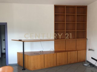 Appartamento in Vendita a Verona, 160'000€, 90 m², arredato