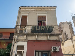 Casa Semi Indipendente in Vendita a Catania, 82'000&euro;, 90 m², arredato