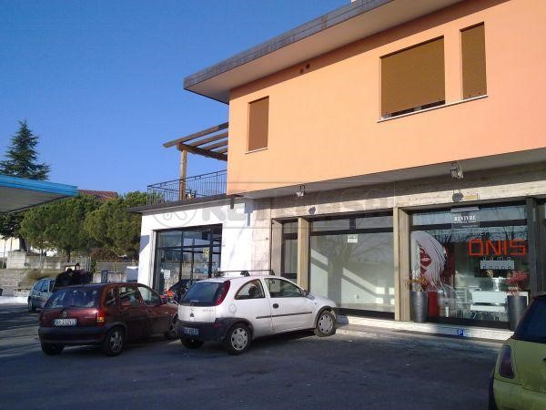 Immobile commerciale in Affitto a Bassano del Grappa, zona Marchesane, 350€, 60 m²