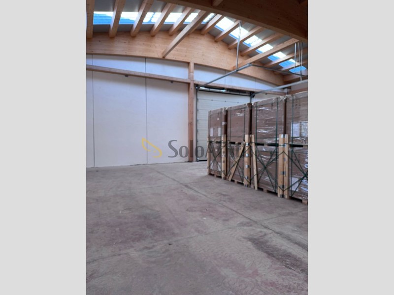 Capannone in Affitto a Cepagatti, zona Villanova, 10'500€, 1750 m²