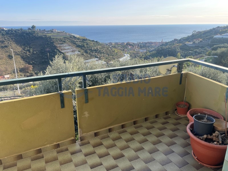 Trilocale in Vendita a Pompeiana, 150'000&euro;, 65 m², con Box