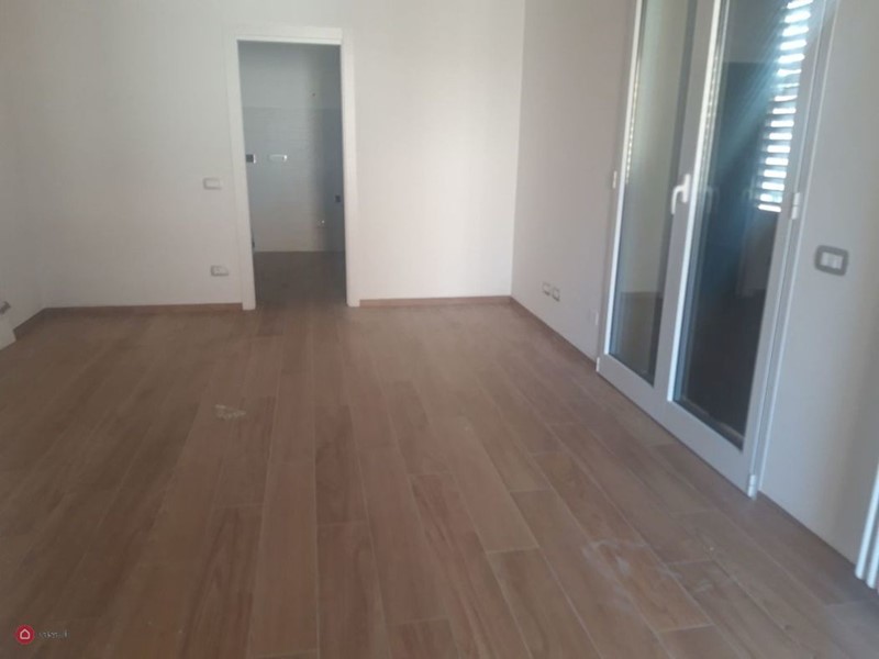 Quadrilocale in Affitto a Sarzana, 1'200€, 95 m²