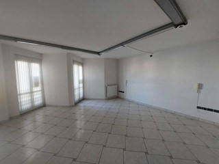 Appartamento in Vendita a Prato, zona Galciana, 185'000&euro;, 129 m²