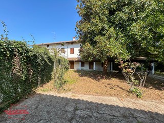 Casa Semi Indipendente in Vendita a Gabiano, 85'000€, 200 m², con Box