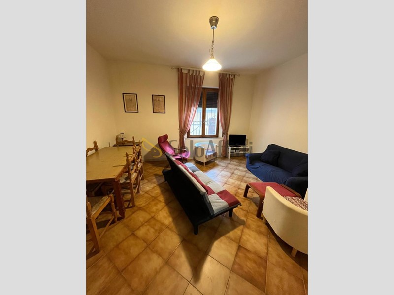 Quadrilocale in Affitto a Siena, zona Fuori Porta Romana, 700€, 80 m², arredato