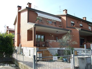 Villetta a schiera in Vendita a Bellaria Igea Marina, zona Cagnona, 370'000&euro;, 280 m², con Box