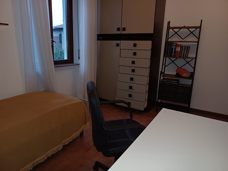 Stanza in Affitto a Castellanza, 400€, 10055 m², arredato