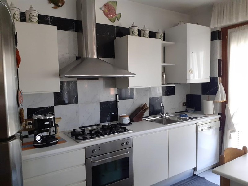 Appartamento in Vendita a Carrara, zona Marina di Carrara, 385'000€, 170 m²