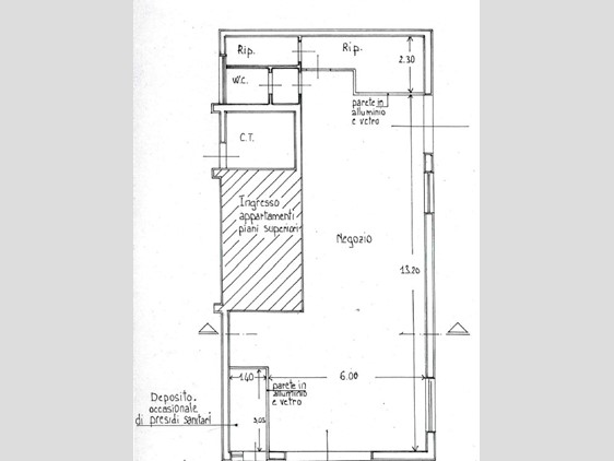 Immobile commerciale in Affitto a Santa Croce sull'Arno, 800€, 100 m²