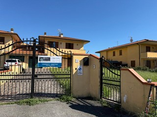 Villa bifamiliare in Vendita a San Giuliano Terme, zona Gello, 550'000€, 180 m², arredato, con Box