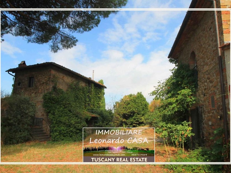 Casale in Vendita a Vinci, zona Orbignano, 595'000€, 330 m², arredato, con Box