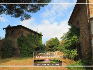 Casale in Vendita a Vinci, zona Orbignano, 595'000€, 330 m², arredato, con Box