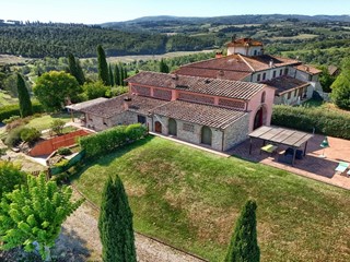 Casale in Vendita a Gambassi Terme, 950'000€, 310 m², arredato, con Box