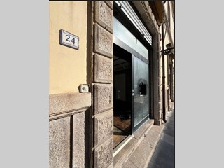 Immobile commerciale in Vendita a Viareggio, 174'000€, 112 m²