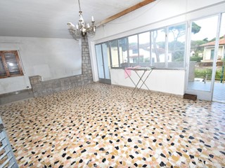 Appartamento in Vendita a Pisa, zona Tirrenia, 320'000€, 160 m², con Box