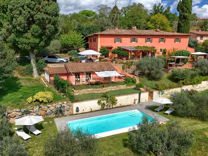 Casale in Vendita a Certaldo, 980'000€, 540 m², arredato