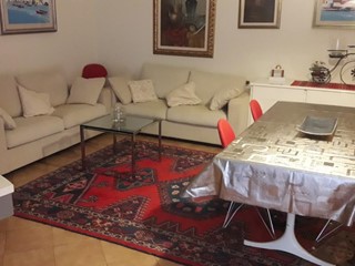 Appartamento in Vendita a Massa, zona Ronchi, 350'000€, 86 m², arredato