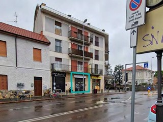 Negozio in Vendita a Nerviano, 165'000€, 383 m²