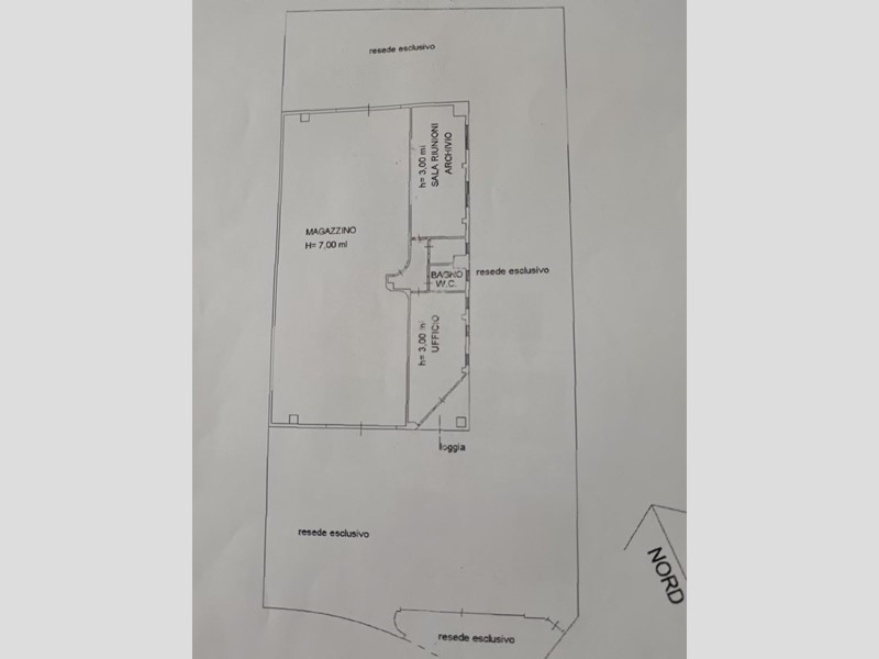 Capannone in Vendita a Montelupo Fiorentino, 260'000€, 250 m²