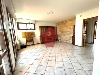 Quadrilocale in Vendita a Empoli, 245'000€, 85 m², con Box